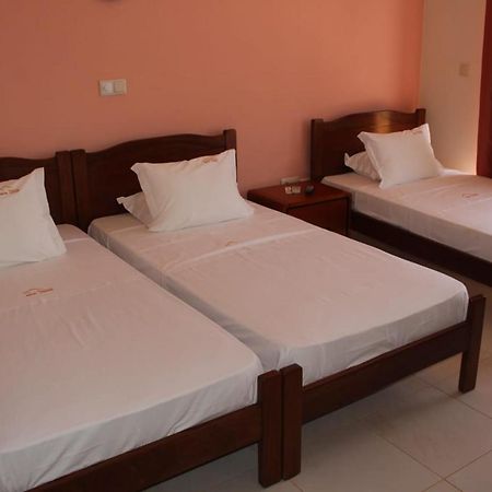Restaurante Residencial Nova Cidade Porto Novo Eksteriør billede