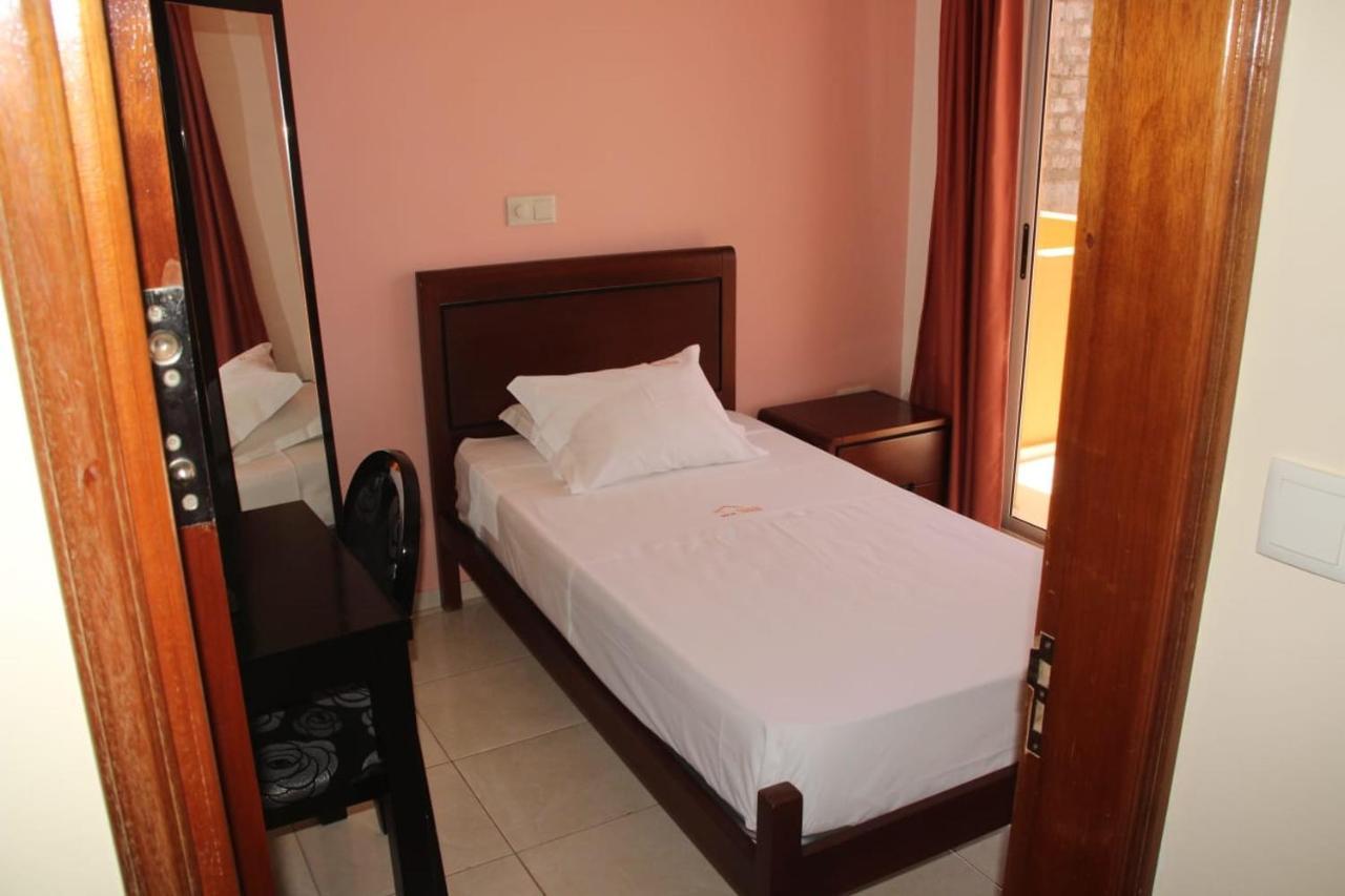 Restaurante Residencial Nova Cidade Porto Novo Eksteriør billede