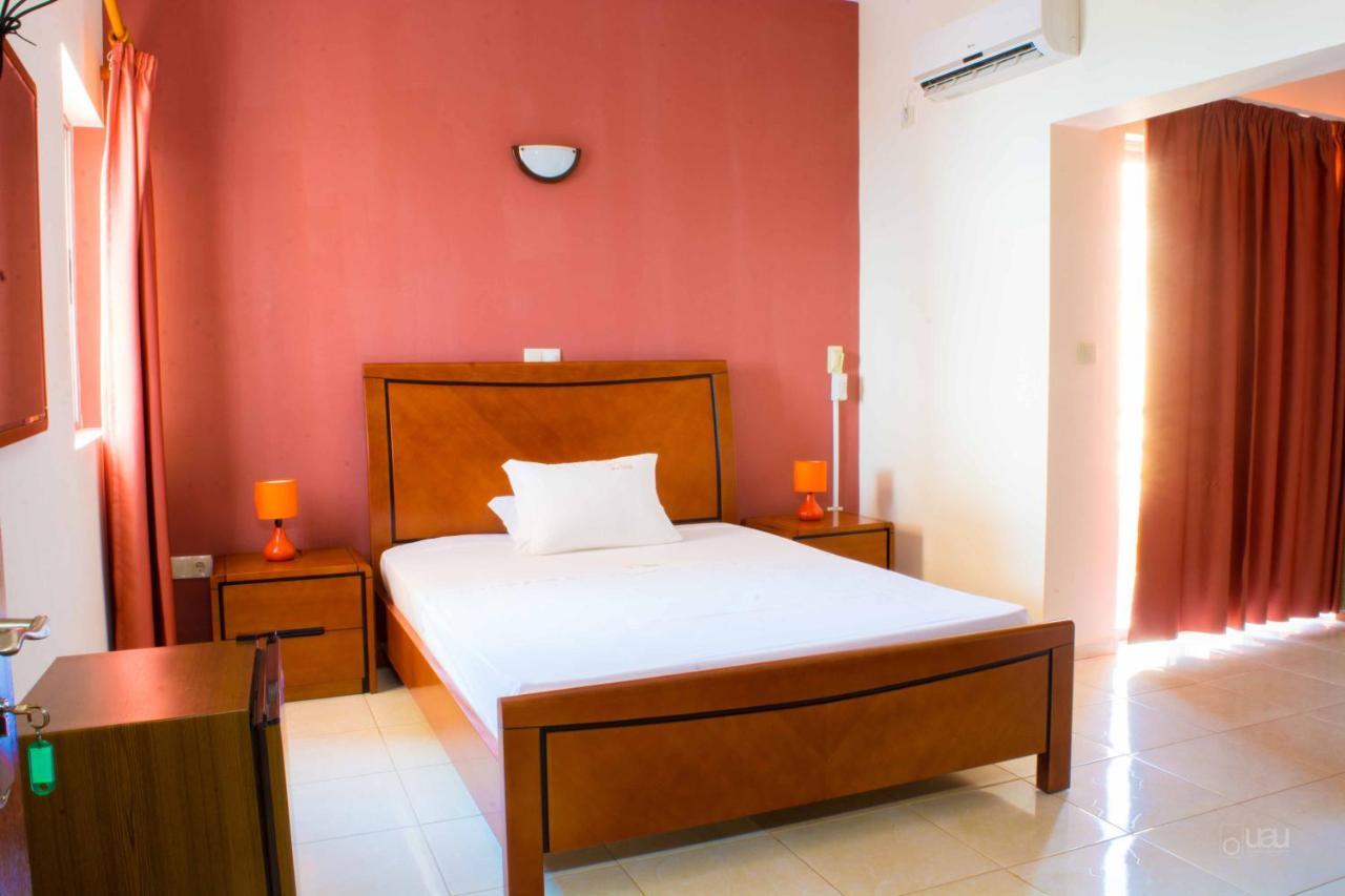 Restaurante Residencial Nova Cidade Porto Novo Eksteriør billede